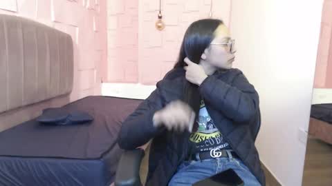 Katalina online show from 12-03-25, 12:36