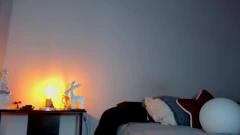 katalinaferreirax online show from 12-17-24, 12:12