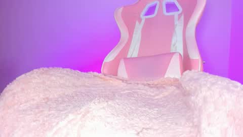 katalinaferreirax online show from 12-20-25, 01:23
