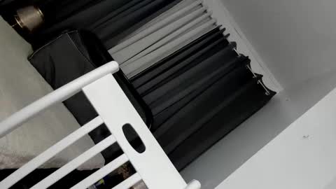 Snapshot of katalinahugecumxx chatting on 10-24-25, 11:06 katalinahugecumxx online show from 10-24-25, 11:06