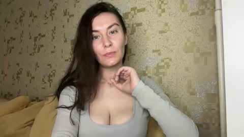 Snapshot of katalinaqe chatting on 05-13-26, 06:22 KatalinaQE online show from 05-13-26, 06:22
