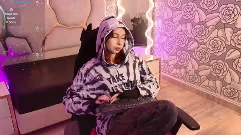 katana_tay online show from 11-08-25, 12:16