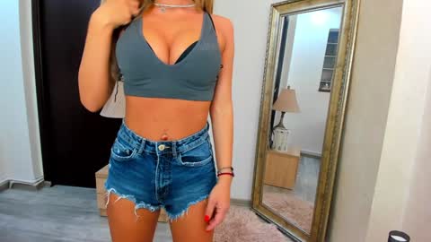 Snapshot of kate_belle chatting on 02-06-25, 08:23 Kate online show from 02-06-25, 08:23