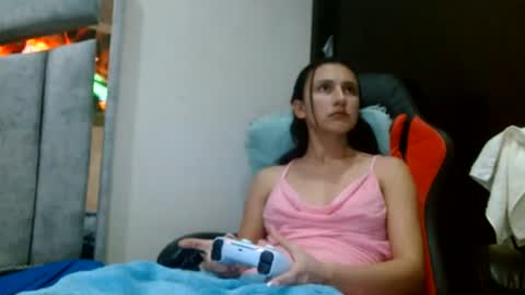 Snapshot of kate_davies chatting on 07-01-26, 12:34 kate online show from 07-01-26, 12:34