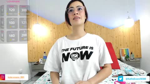 Snapshot of kate_evans1 chatting on 01-22-25, 01:11 Kate Evans online show from 01-22-25, 01:11