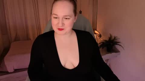 Snapshot of kate_rest chatting on 05-20-26, 01:28 Kate Follow me dear online show from 05-20-26, 01:28