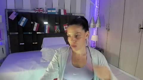 Snapshot of kate_roose chatting on 06-17-26, 04:15 kate_roose online show from 06-17-26, 04:15