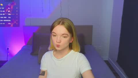 Snapshot of katebunnys chatting on 04-27-26, 11:08 katebunnys online show from 04-27-26, 11:08