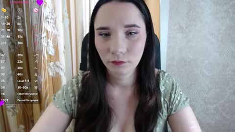 Snapshot of katecrash chatting on 03-05-25, 11:17 YourKate online show from 03-05-25, 11:17