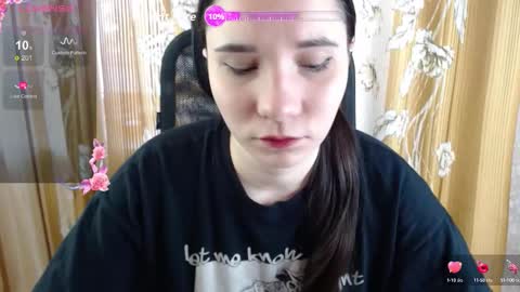 Snapshot of katecrash chatting on 10-08-25, 11:19 YourKate online show from 10-08-25, 11:19