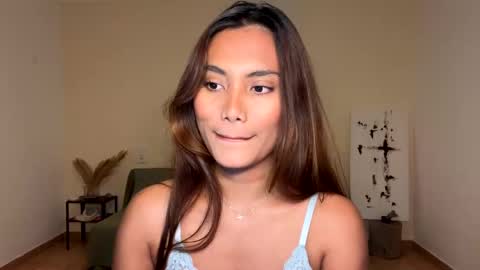 Snapshot of katedami chatting on 12-13-24, 04:05 Kate Dami online show from 12-13-24, 04:05