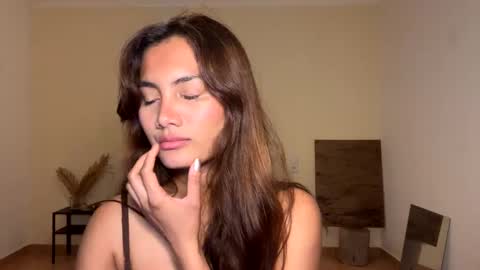 Snapshot of katedami chatting on 02-19-25, 05:38 Kate Dami online show from 02-19-25, 05:38