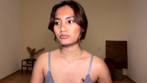 Snapshot of katedami chatting on 03-08-25, 03:56 Kate Dami online show from 03-08-25, 03:56