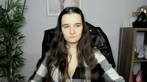 Snapshot of katedesire chatting on 12-21-24, 08:28 Kate online show from 12-21-24, 08:28