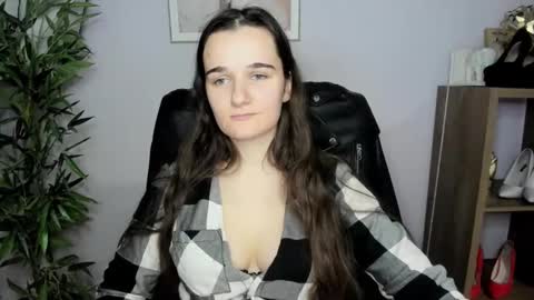 Snapshot of katedesire chatting on 12-21-24, 11:33 Kate online show from 12-21-24, 11:33