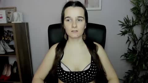 Snapshot of katedesire chatting on 01-18-25, 01:51 Kate online show from 01-18-25, 01:51