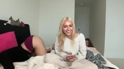 Snapshot of kateharperr chatting on 11-16-25, 10:04 kateharperr online show from 11-16-25, 10:04