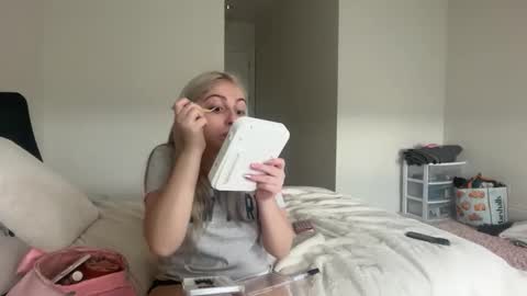 Snapshot of kateharperr chatting on 12-14-25, 08:02 kateharperr online show from 12-14-25, 08:02