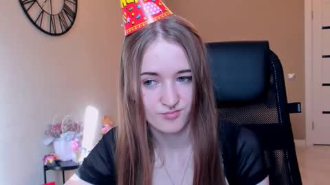 katekayer online show from 10-28-25, 11:25