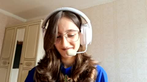 Elwyna online show from 03-24-26, 06:07