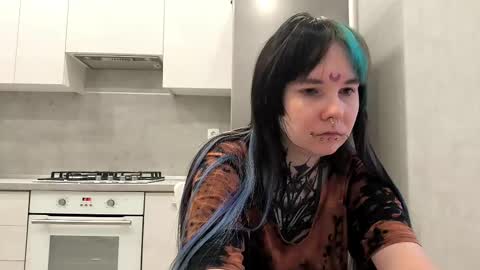 Snapshot of katelynnjenness chatting on 01-11-26, 07:02 Milana online show from 01-11-26, 07:02