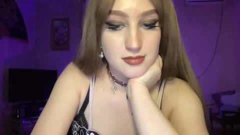 Snapshot of katemeeeoow chatting on 12-19-25, 01:23 KateMeeeoow online show from 12-19-25, 01:23