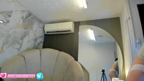 Snapshot of katemoss70 chatting on 02-05-25, 12:06 Im Katherine but call me Kate online show from 02-05-25, 12:06