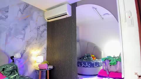 Snapshot of katemoss70 chatting on 10-05-25, 12:47 Im Katherine but call me Kate online show from 10-05-25, 12:47