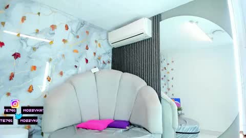 Snapshot of katemoss70 chatting on 11-30-25, 12:20 Im Katherine but call me Kate online show from 11-30-25, 12:20