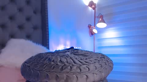 Snapshot of kathalove_1 chatting on 02-14-25, 06:02 Klove online show from 02-14-25, 06:02