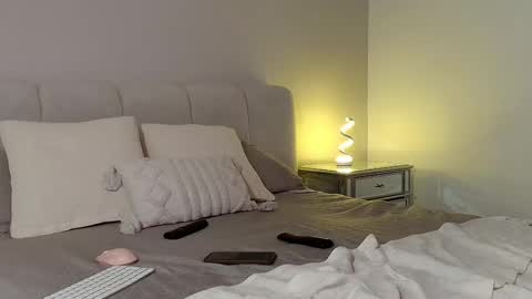 Snapshot of kathalove_1 chatting on 02-12-26, 04:29 Klove online show from 02-12-26, 04:29