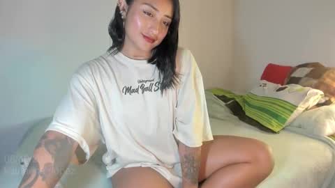 Snapshot of katharina_lopez chatting on 10-09-25, 12:52 Katha online show from 10-09-25, 12:52