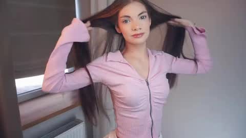 Sofa online show from 04-17-26, 01:47