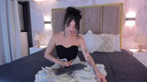 Snapshot of kathegomez_ chatting on 06-13-26, 12:19 KatheGomez online show from 06-13-26, 12:19