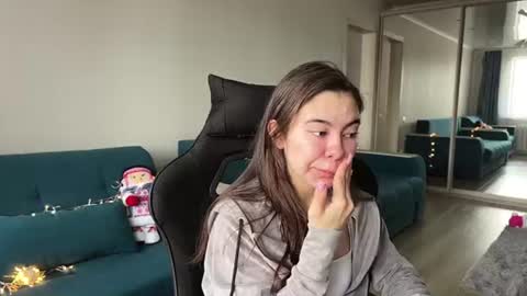 Snapshot of katheleenschraub chatting on 06-10-26, 08:02 Elle online show from 06-10-26, 08:02