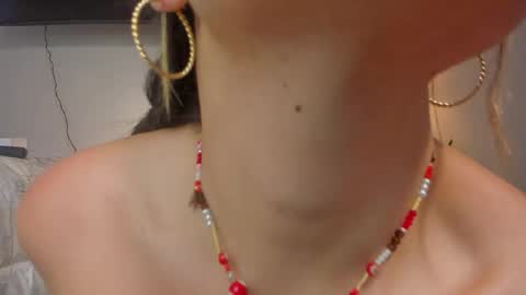 Snapshot of katheriine_saenz22 chatting on 04-22-26, 04:41 Kathee Saenz online show from 04-22-26, 04:41
