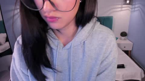 Snapshot of katherin_smith_ chatting on 12-07-24, 10:23 kathe online show from 12-07-24, 10:23