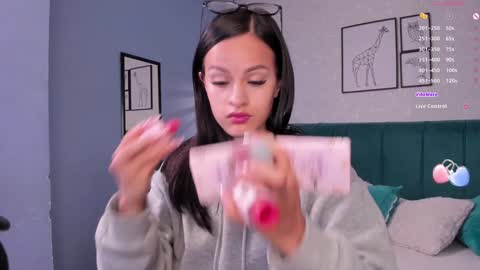 Snapshot of katherin_smith_ chatting on 12-23-24, 04:33 kathe online show from 12-23-24, 04:33