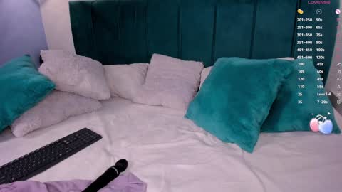 Snapshot of katherin_smith_ chatting on 12-31-24, 10:26 kathe online show from 12-31-24, 10:26