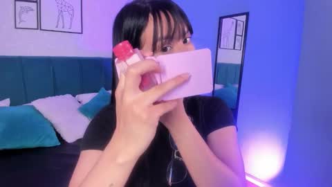 Snapshot of katherin_smith_ chatting on 11-04-25, 04:39 kathe online show from 11-04-25, 04:39