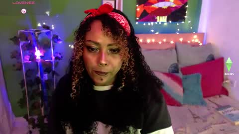 Snapshot of katherincastillo chatting on 10-22-25, 07:30 katherin online show from 10-22-25, 07:30