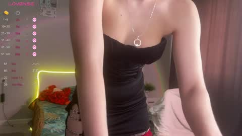 Snapshot of katherine__ross chatting on 04-23-26, 12:29 katherine__ross online show from 04-23-26, 12:29