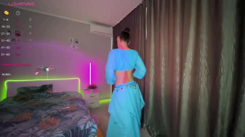 Snapshot of katherine__ross chatting on 05-01-26, 09:03 katherine__ross online show from 05-01-26, 09:03