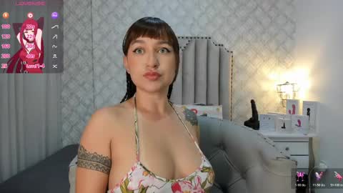 Snapshot of katherine_glow chatting on 04-26-26, 11:19 KATHE online show from 04-26-26, 11:19