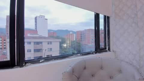 Snapshot of katherine_glow chatting on 05-19-26, 11:27 KATHE online show from 05-19-26, 11:27