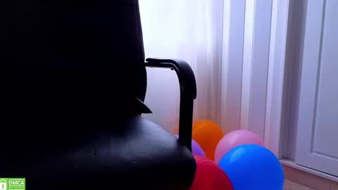 Snapshot of katherinepeti chatting on 10-14-25, 06:20 KT new account online show from 10-14-25, 06:20