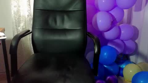 Snapshot of katherinepeti chatting on 11-19-25, 09:37 KT new account online show from 11-19-25, 09:37