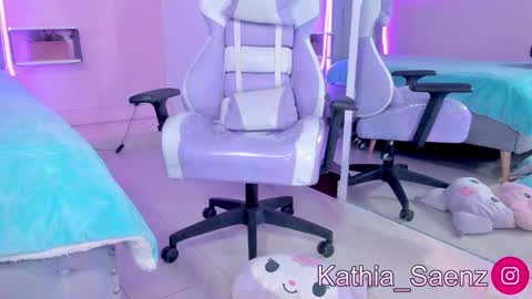 Snapshot of kathia_saenz chatting on 02-16-25, 04:32 Kathia online show from 02-16-25, 04:32