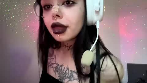 Luna online show from 04-01-26, 03:31