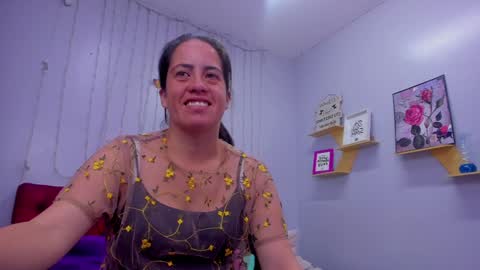 Snapshot of kathina_giraldo chatting on 12-14-24, 01:16 Paola online show from 12-14-24, 01:16